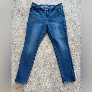 Old Navy Women's Skinny Jeans in Medium Blue size 14